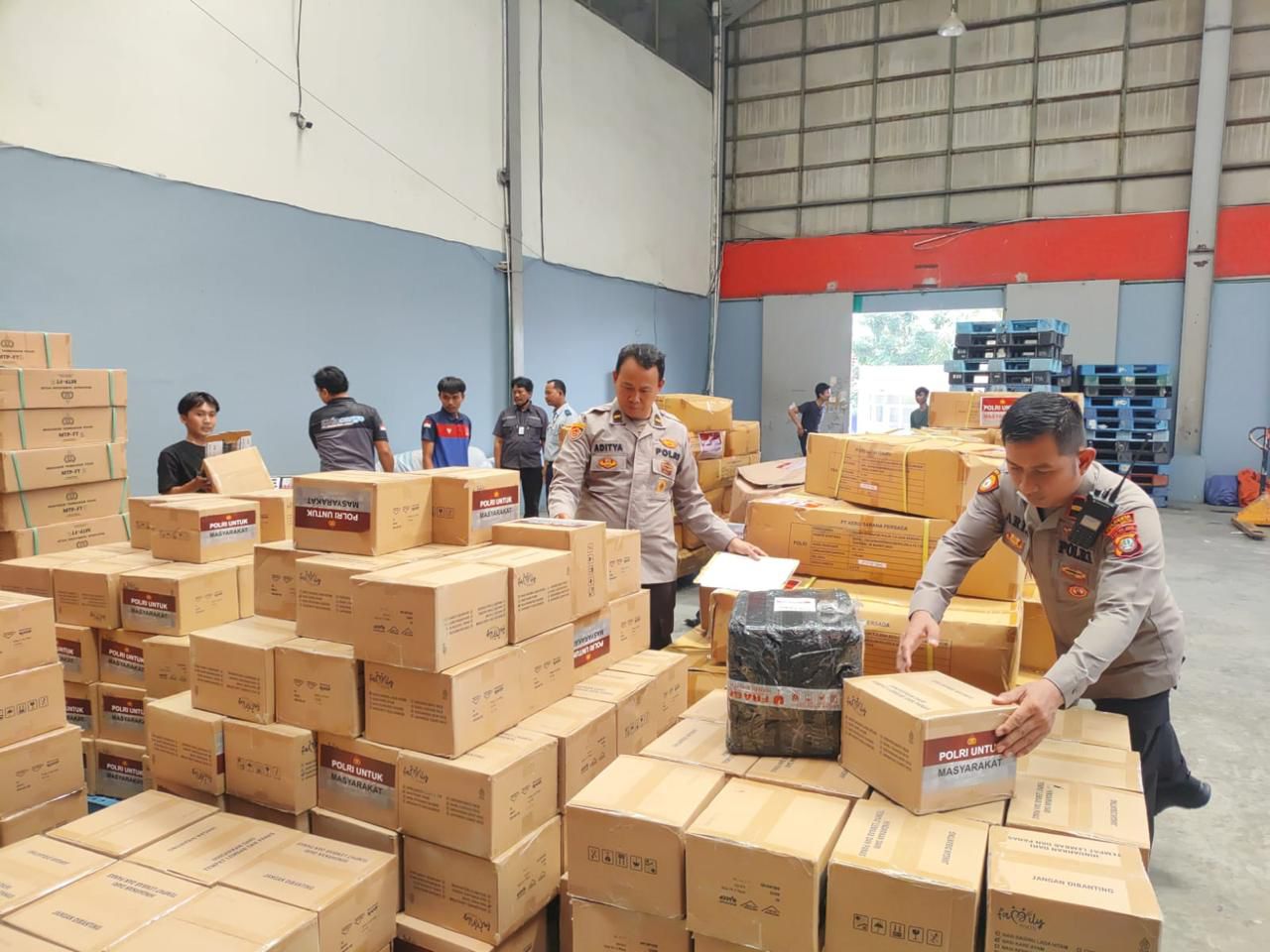 SLOG Polri Kirim Bantuan Kemanusiaan untuk Masyarakat Aceh, Proses Pengiriman Melalui Bandara Soekarno-Hatta Dimulai Hari Ini