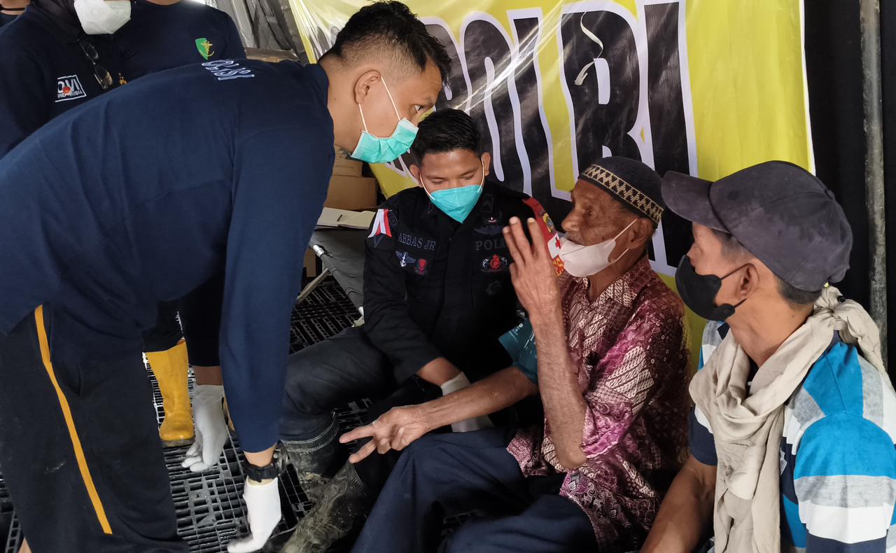Nakes Polri Berikan Layanan Kesehatan Gratis bagi Korban Banjir di Aceh Tamiang
