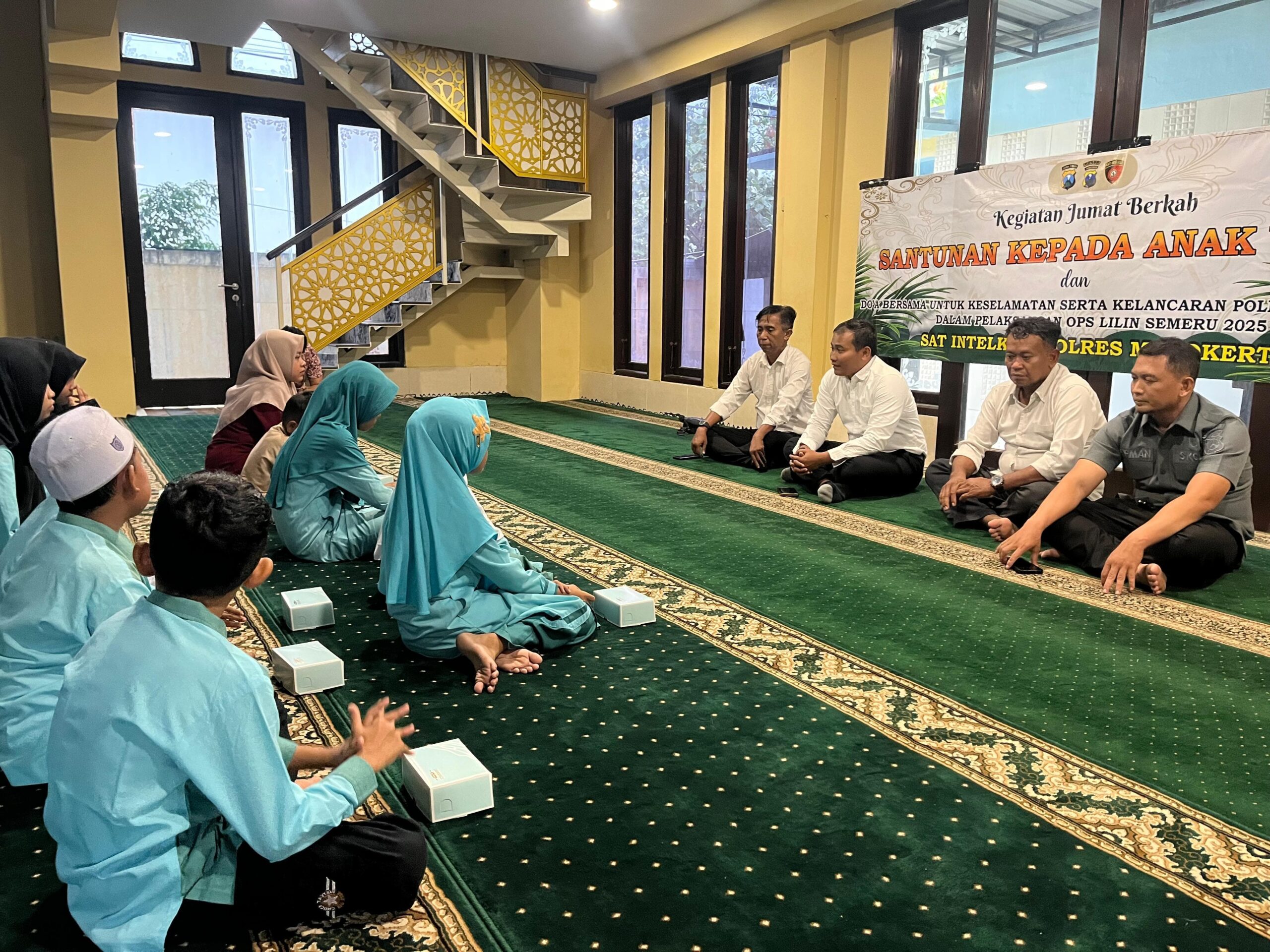 Sat Intelkam Polres Mojokerto Gelar Jum,at Berkah dan Do’a Bersama Jelang Operasi Lilin Semeru 2025.