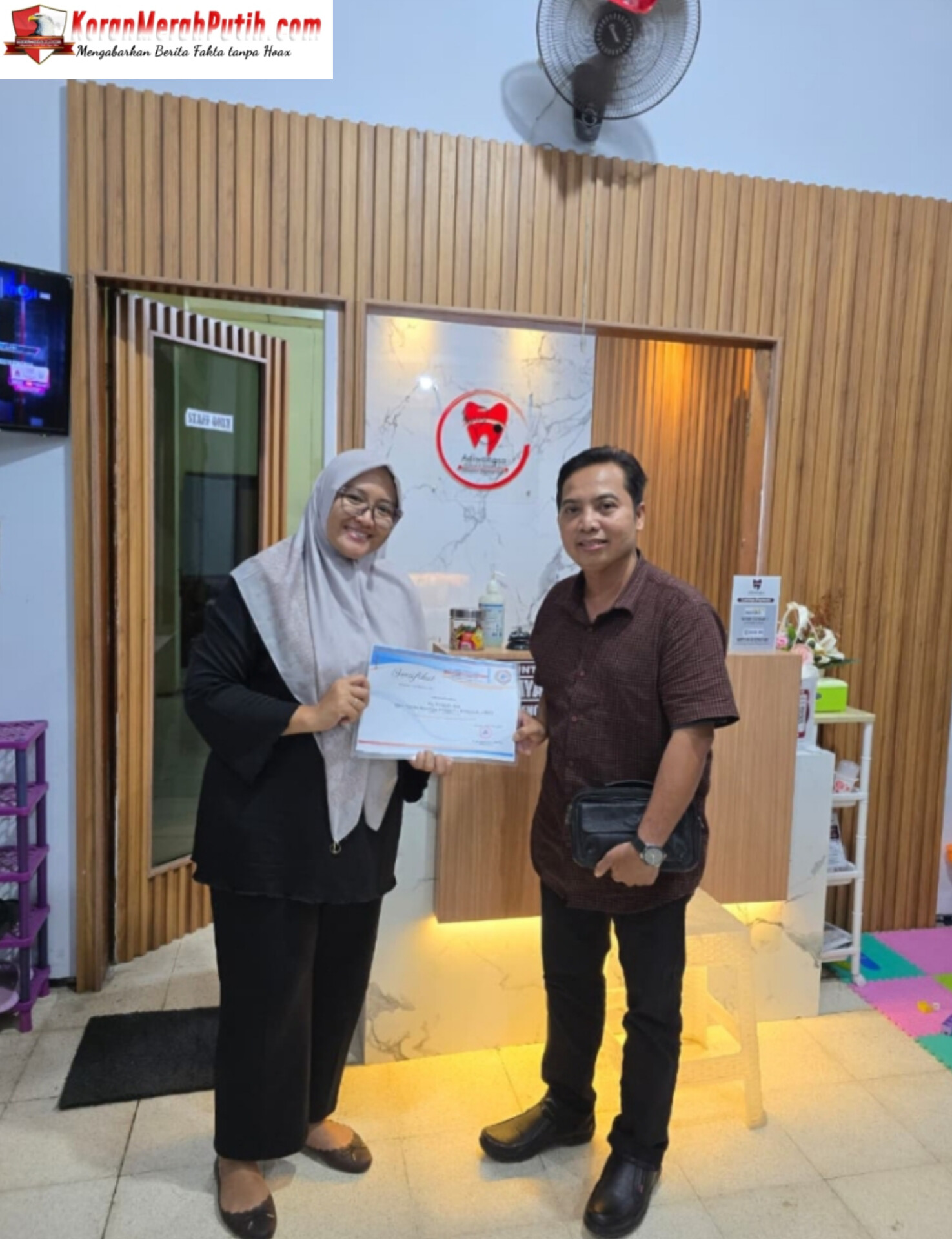 Dokter Andre Yulius Perkuat Pengawasan Lingkungan Medis, Serahkan Dokumen IPAL Resmi untuk Klinik AMDC Ponorogo